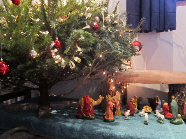 Languedoc, onze kerststal met kerstboompje